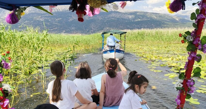 YHT ile  GÜL MEVSİMİNDE TOROSLARDA ORMANA DÜĞMELİ EVLER TURU& GÖLLER  YÖRESİ